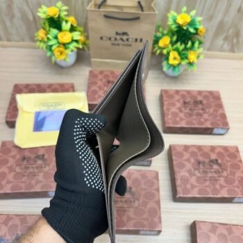 COACH_WALLET_V705