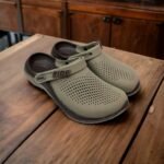 CROCS  LITERIDE 360 CLOGS ( BEIGE )