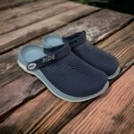 CROCS  LITERIDE 360 CLOGS ( NAVY BLUE )