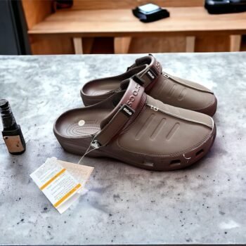 CROCS YUKOON FOR MEN'S  ( BROWN )