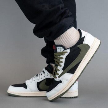 Branded Sneakers Travis Fragment Low Olive Green