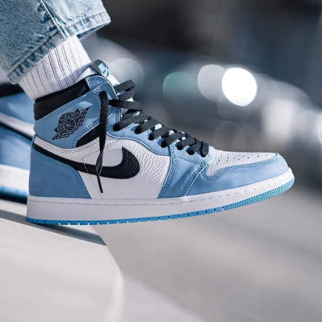 air-jordan-1-retro-high-white-university-blue-555088-134_6_yjb4t2.jpg
