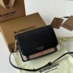 Burberry Bolsa Derby House Check Sling Bag With OG Box & Dust
Bag 40681441 Black(LB)