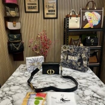 CHRISTIAN DIO R MONTAIGNE HANDBAG WITH OG BOX DUST BAG & CARRY BAG [BLACK](MT)