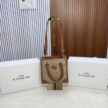 COACH hand bag with extra belt and folding box 203(BR)