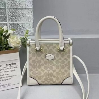 COACH hand bag with extra belt and folding box 202(BR)